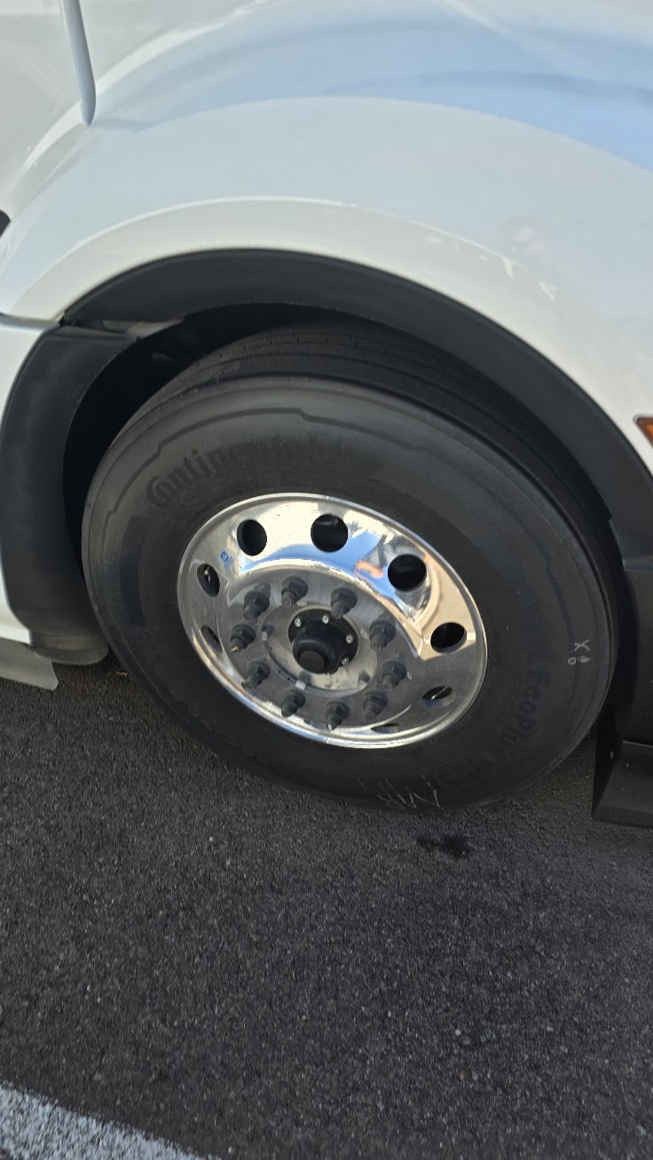 Peterbilt 579 steer wheel close-up