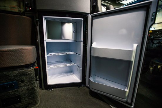 Volvo VNL truck interior sleeper cabinets