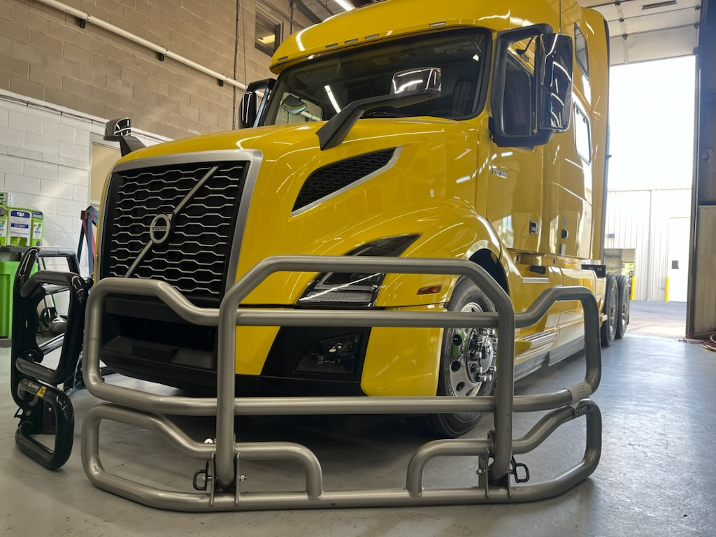 Volvo VNL tractor with X-Guard deer guard
